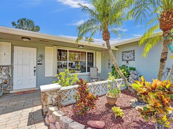 11000 NW 20th St, Pembroke Pines FL 33026
