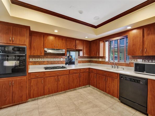 11000 NW 20th St, Pembroke Pines FL 33026