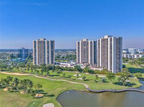 20351 W Country Club Dr TH17, Aventura FL 33180