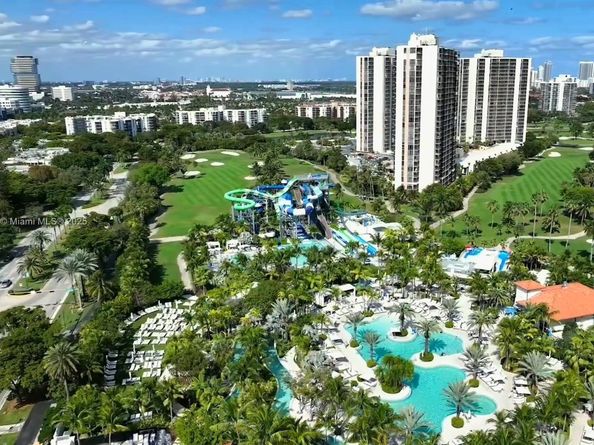 20351 W Country Club Dr TH17, Aventura FL 33180