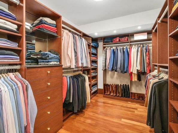 20351 W Country Club Dr TH17, Aventura FL 33180