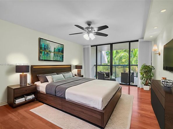 20351 W Country Club Dr TH17, Aventura FL 33180