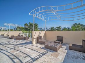 20351 W Country Club Dr TH17, Aventura FL 33180