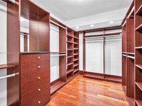 20351 W Country Club Dr TH17, Aventura FL 33180