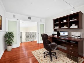 20351 W Country Club Dr TH17, Aventura FL 33180