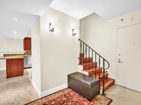 20351 W Country Club Dr TH17, Aventura FL 33180
