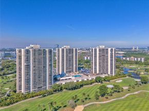 20351 W Country Club Dr TH17, Aventura FL 33180