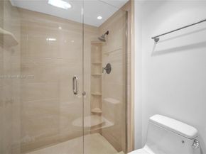 20351 W Country Club Dr TH17, Aventura FL 33180