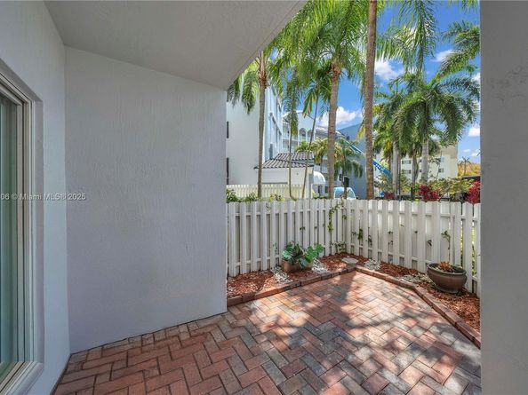10700 NW 66th St 103, Doral FL 33178