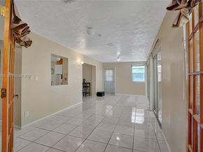 4927 NW 55th Ct, Tamarac FL 33319