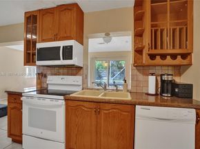 4927 NW 55th Ct, Tamarac FL 33319