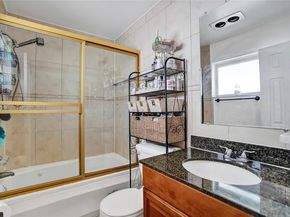 4927 NW 55th Ct, Tamarac FL 33319