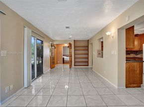 4927 NW 55th Ct, Tamarac FL 33319