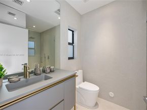 900 W 47th Ct, Miami Beach FL 33140