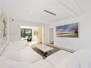 900 W 47th Ct, Miami Beach FL 33140