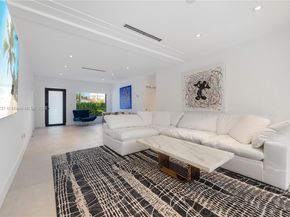 900 W 47th Ct, Miami Beach FL 33140