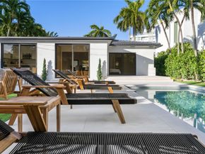 900 W 47th Ct, Miami Beach FL 33140