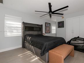 15221 N Laurel Ln N, Pembroke Pines FL 33027