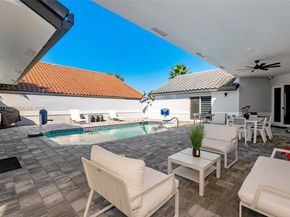 15221 N Laurel Ln N, Pembroke Pines FL 33027