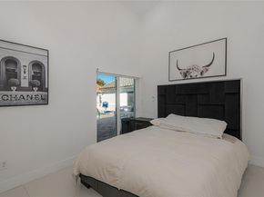 15221 N Laurel Ln N, Pembroke Pines FL 33027