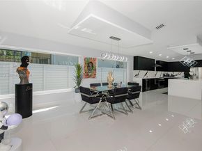 15221 N Laurel Ln N, Pembroke Pines FL 33027