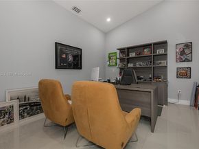 15221 N Laurel Ln N, Pembroke Pines FL 33027