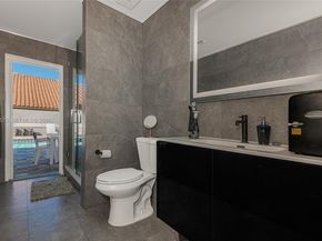 15221 N Laurel Ln N, Pembroke Pines FL 33027