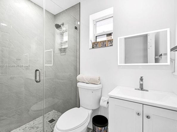 876 NE 81st St, Miami FL 33138