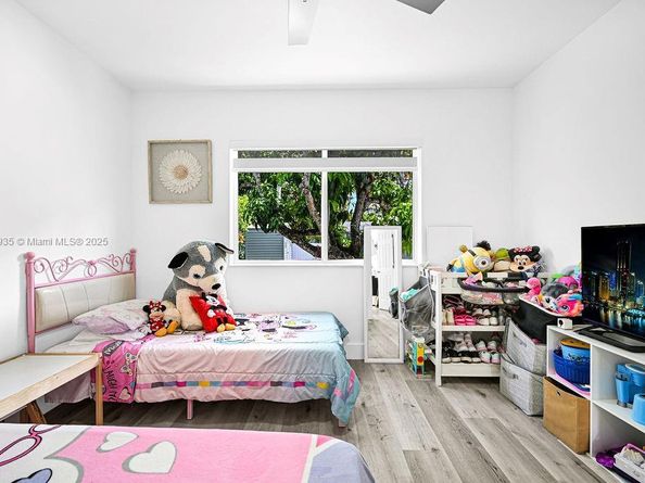 876 NE 81st St, Miami FL 33138
