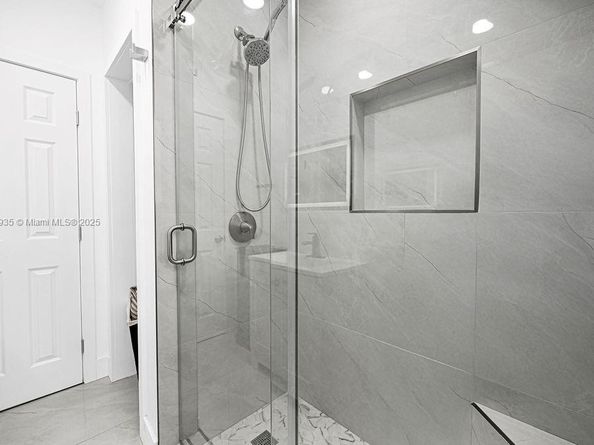 876 NE 81st St, Miami FL 33138