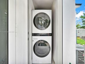 876 NE 81st St, Miami FL 33138