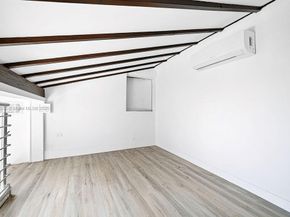 876 NE 81st St, Miami FL 33138