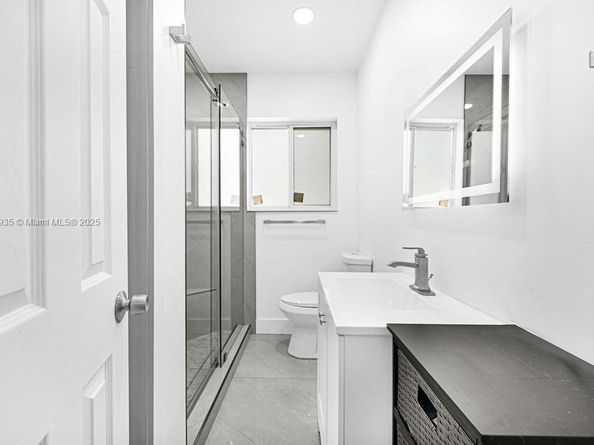 876 NE 81st St, Miami FL 33138