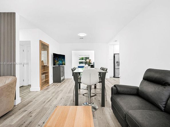 876 NE 81st St, Miami FL 33138