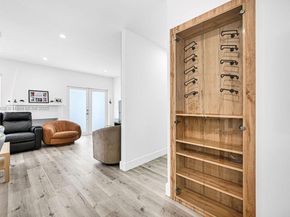 876 NE 81st St, Miami FL 33138