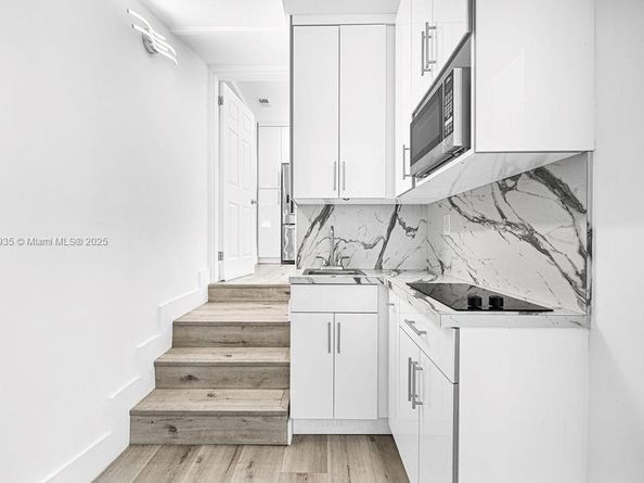 876 NE 81st St, Miami FL 33138