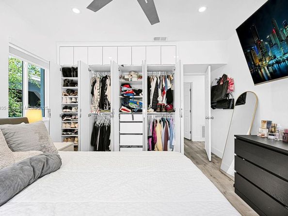 876 NE 81st St, Miami FL 33138