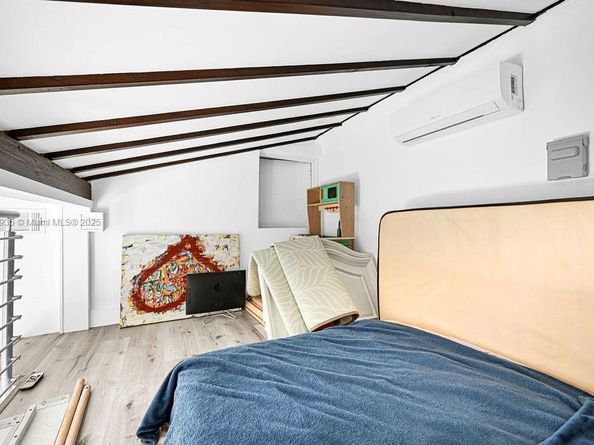 876 NE 81st St, Miami FL 33138