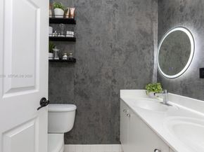 766 Sunflower Cir, Weston FL 33327