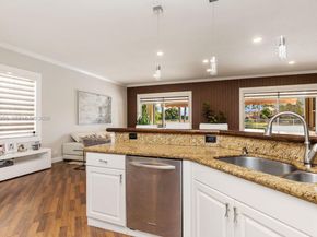 766 Sunflower Cir, Weston FL 33327