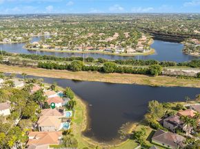 766 Sunflower Cir, Weston FL 33327