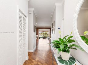 766 Sunflower Cir, Weston FL 33327