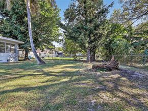 870 NE 144th St, North Miami FL 33161