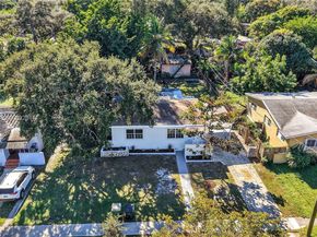 870 NE 144th St, North Miami FL 33161