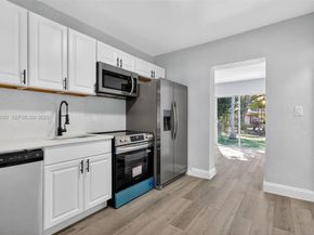 870 NE 144th St, North Miami FL 33161