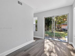 870 NE 144th St, North Miami FL 33161