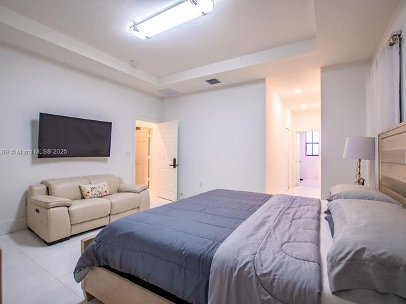 1630 SW 28th St, Fort Lauderdale FL 33315