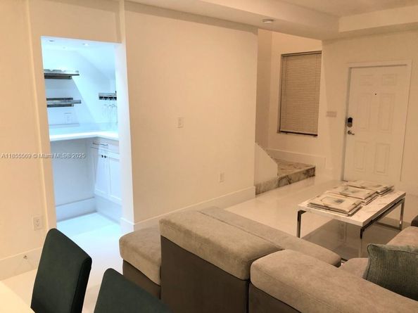 1630 SW 28th St, Fort Lauderdale FL 33315