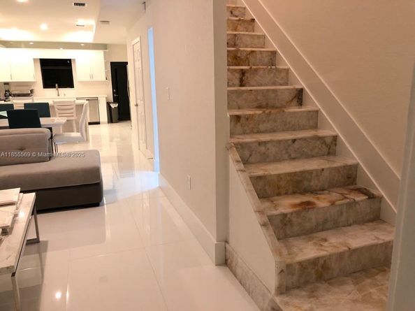1630 SW 28th St, Fort Lauderdale FL 33315