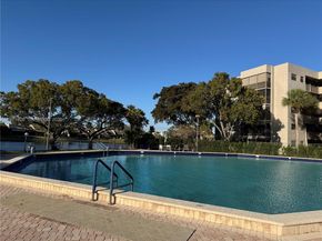 1101 Colony Point Cir 102, Pembroke Pines FL 33026